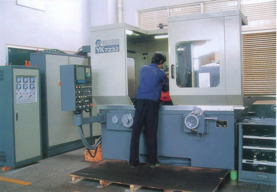 高精密磨齒機(jī)1.jpg